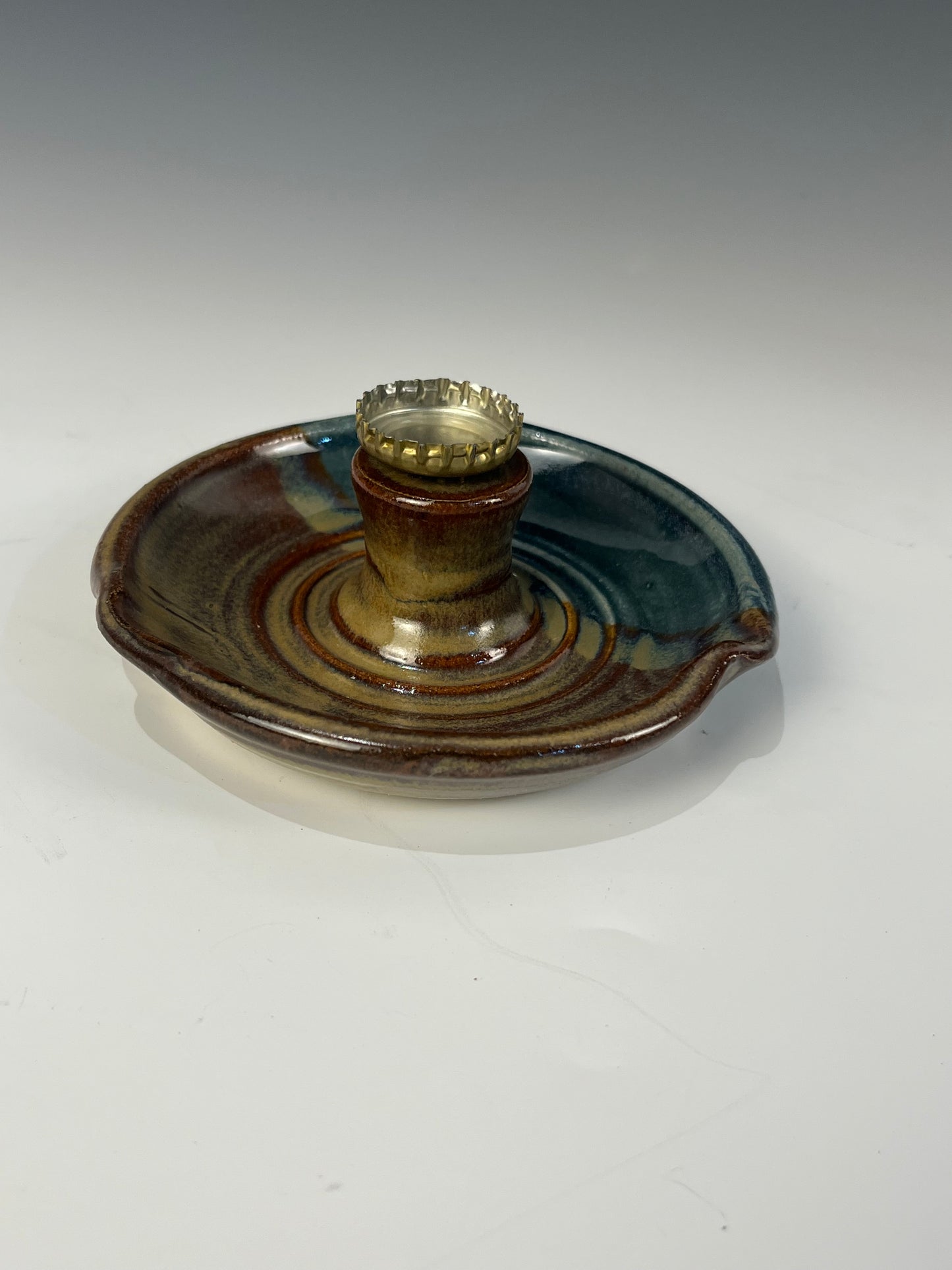 #60 Pedestal magnetic soap dish