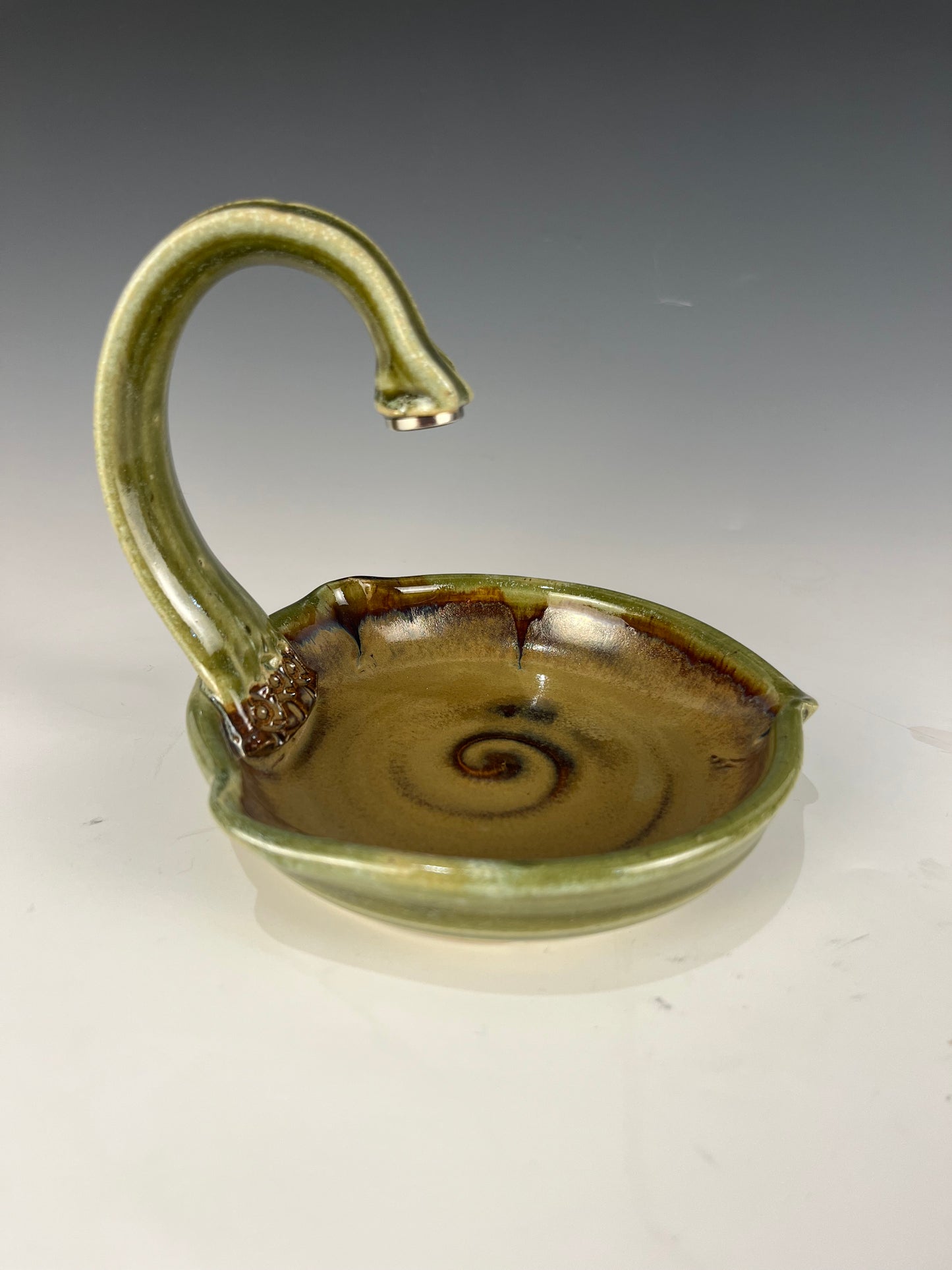 #67Hanging magnetic soap dish