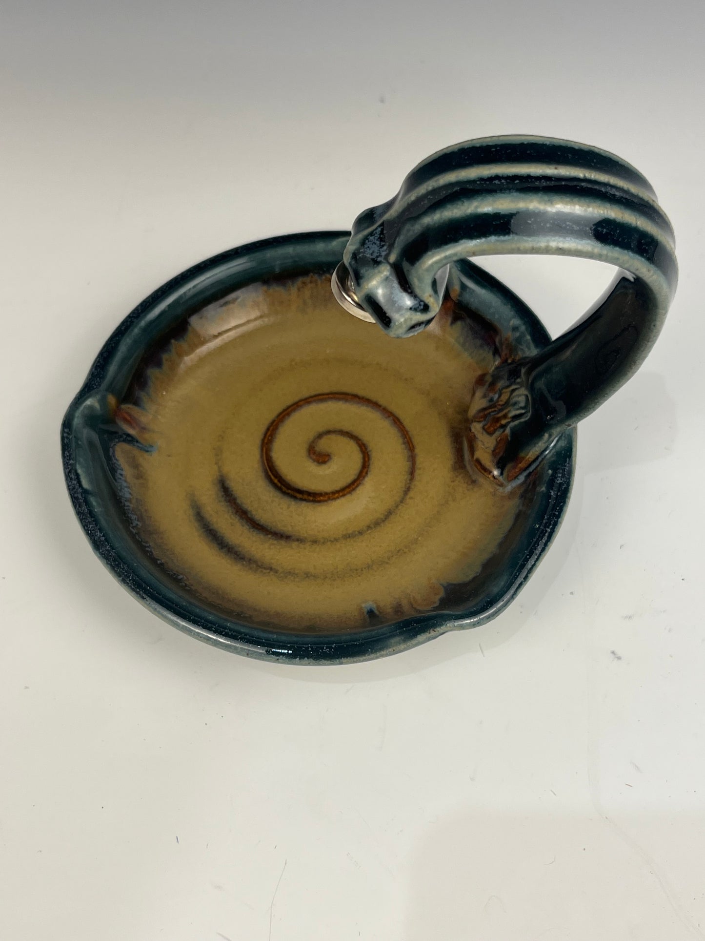 #46 Hanging Magnetic Soap Dish