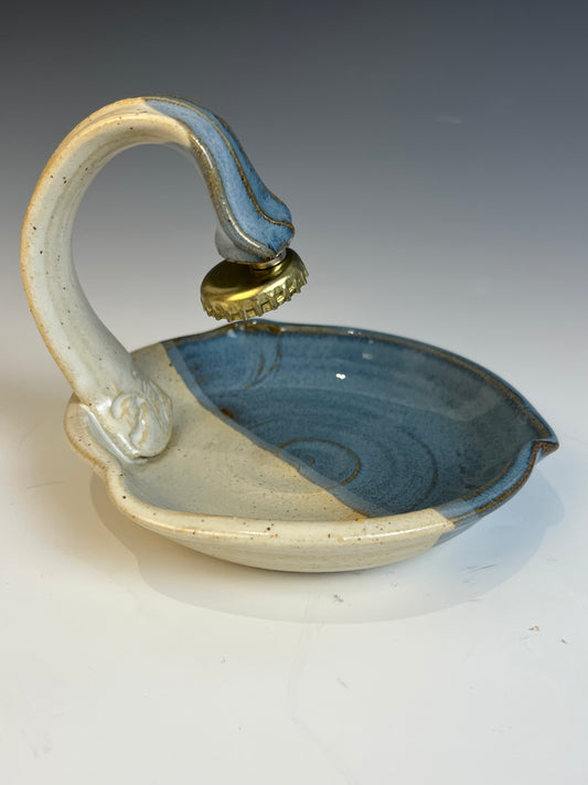 #49 hanging magnetic soap dish