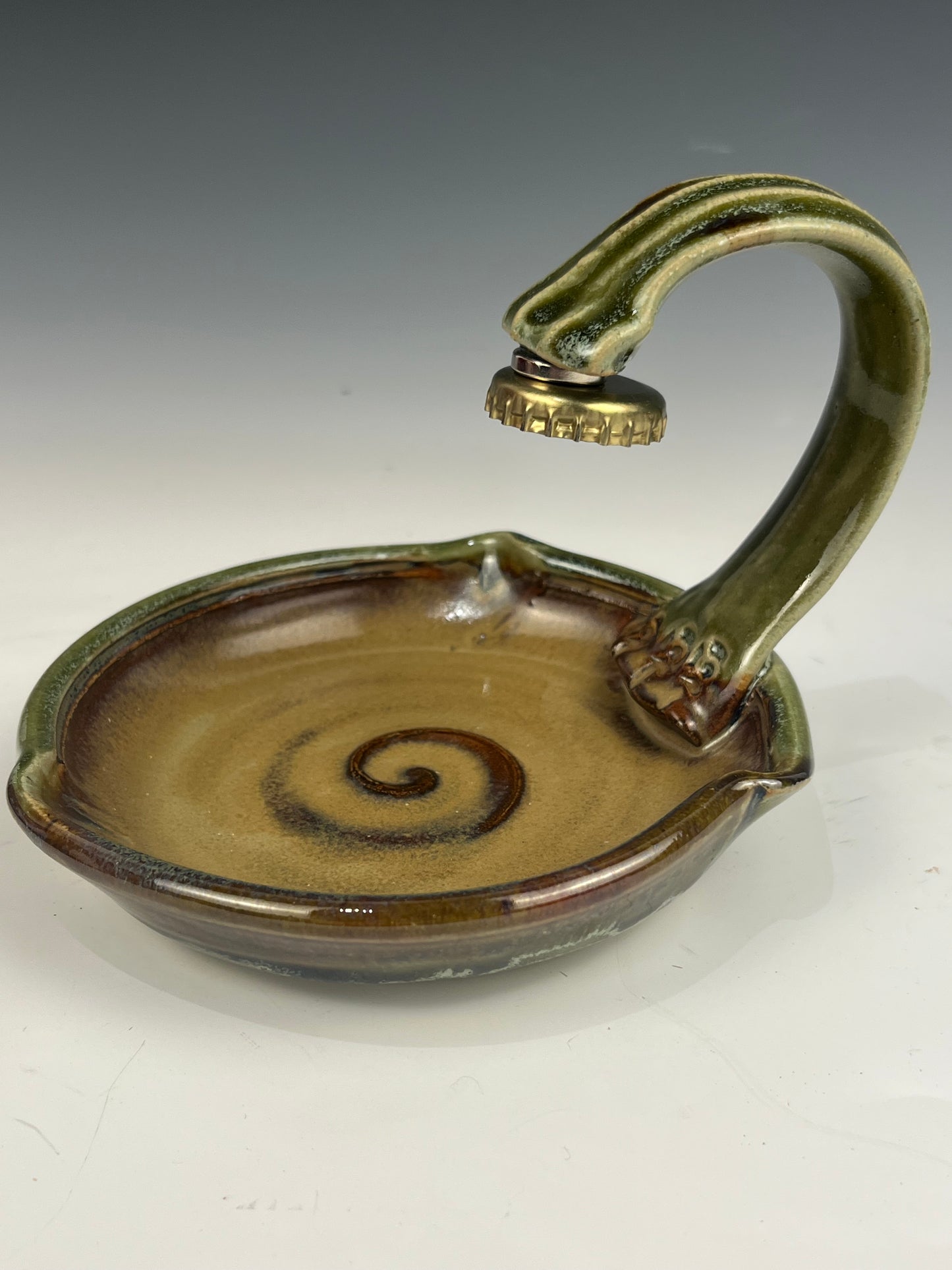 #56 Hanging magnetic soap dish