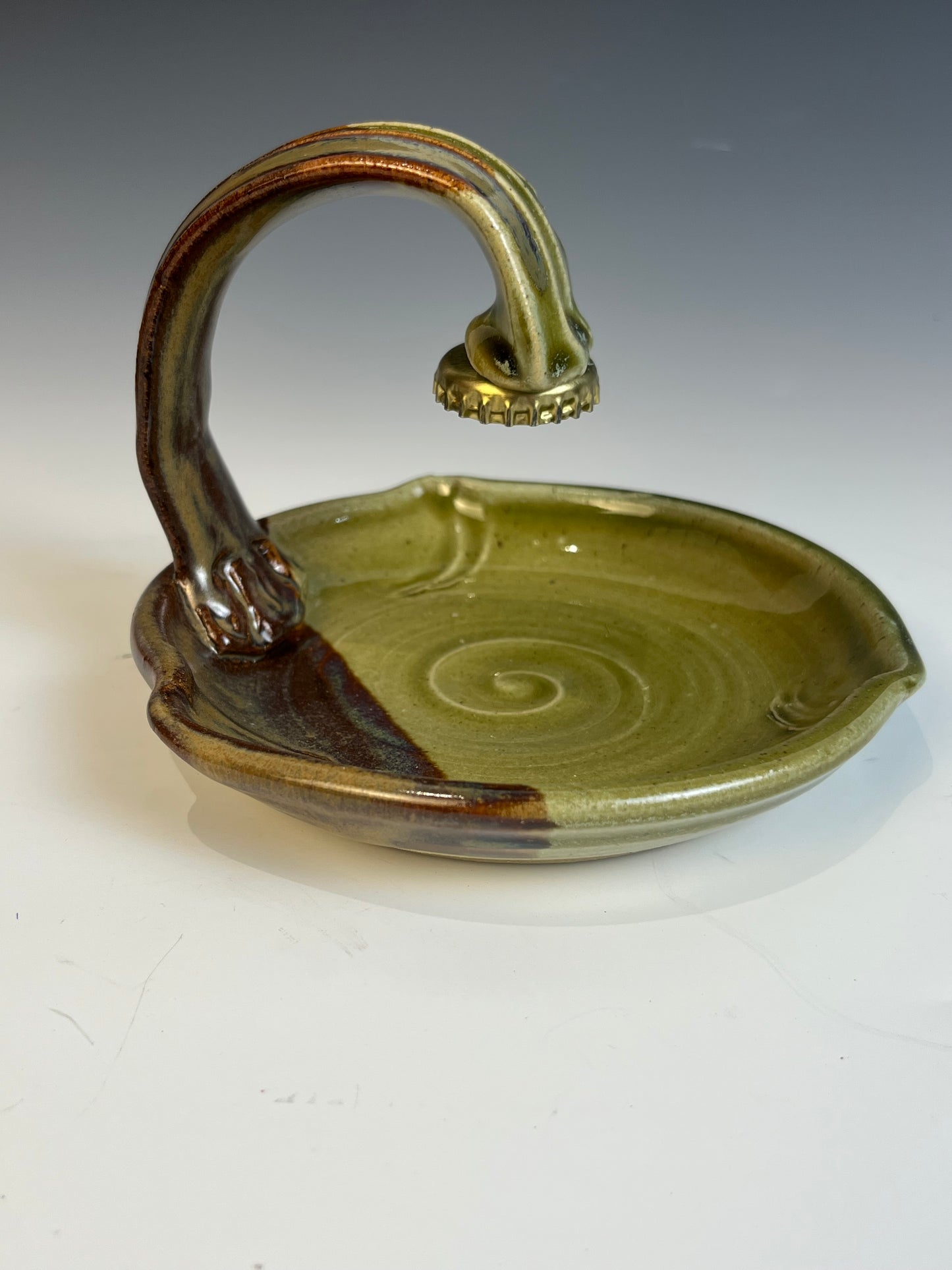 #56 Hanging magnetic soap dish