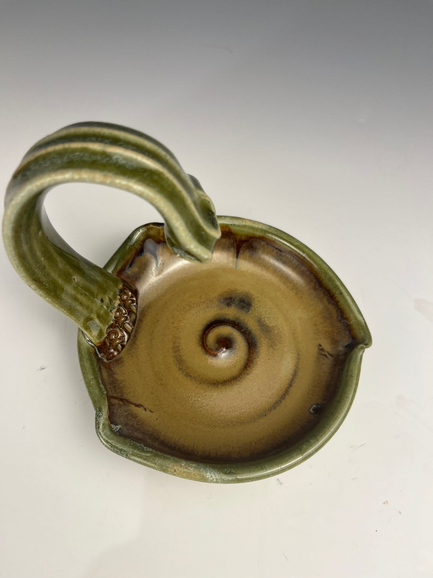 #67Hanging magnetic soap dish