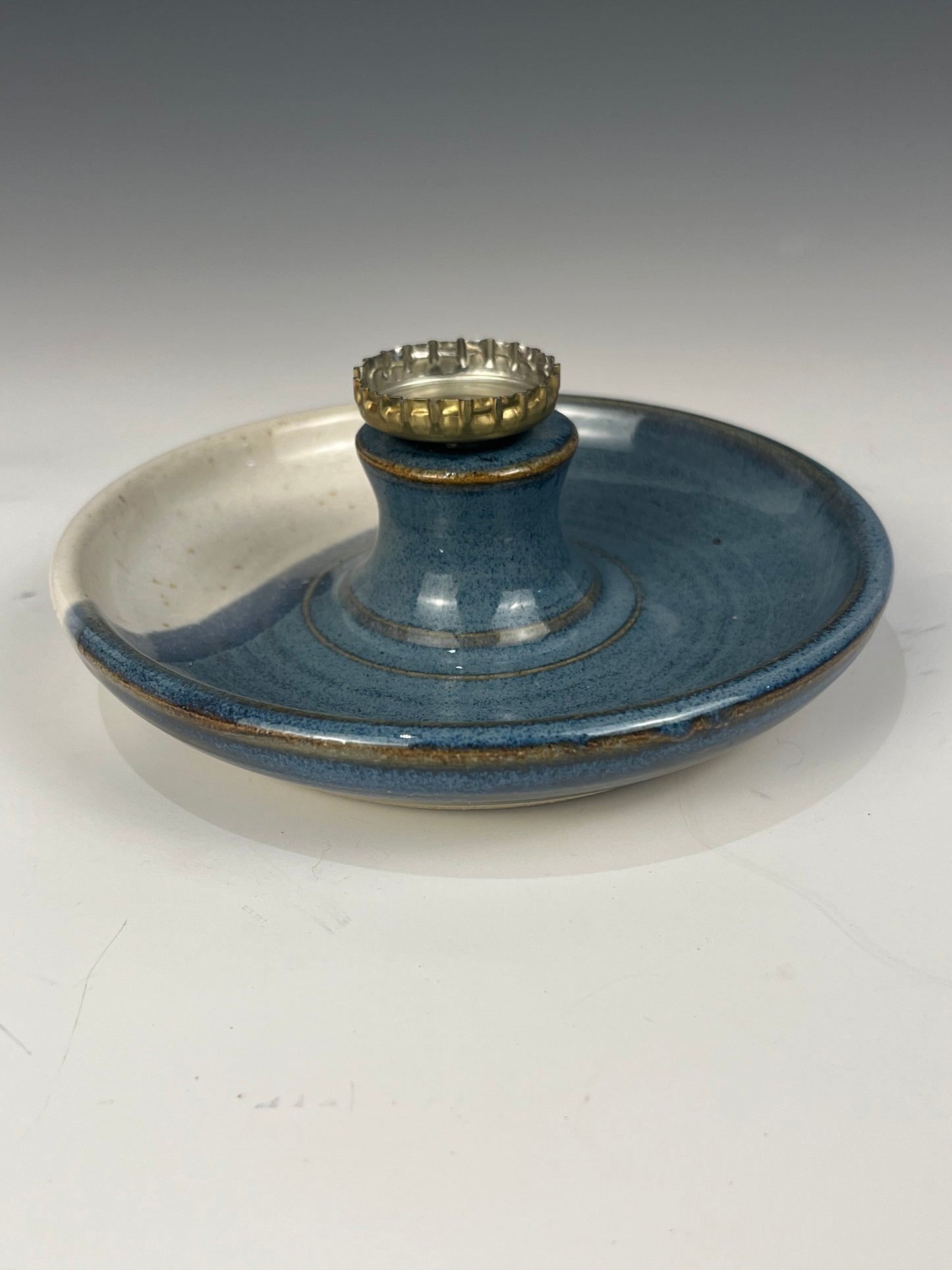 #59 Pedestal magnetic soap dish