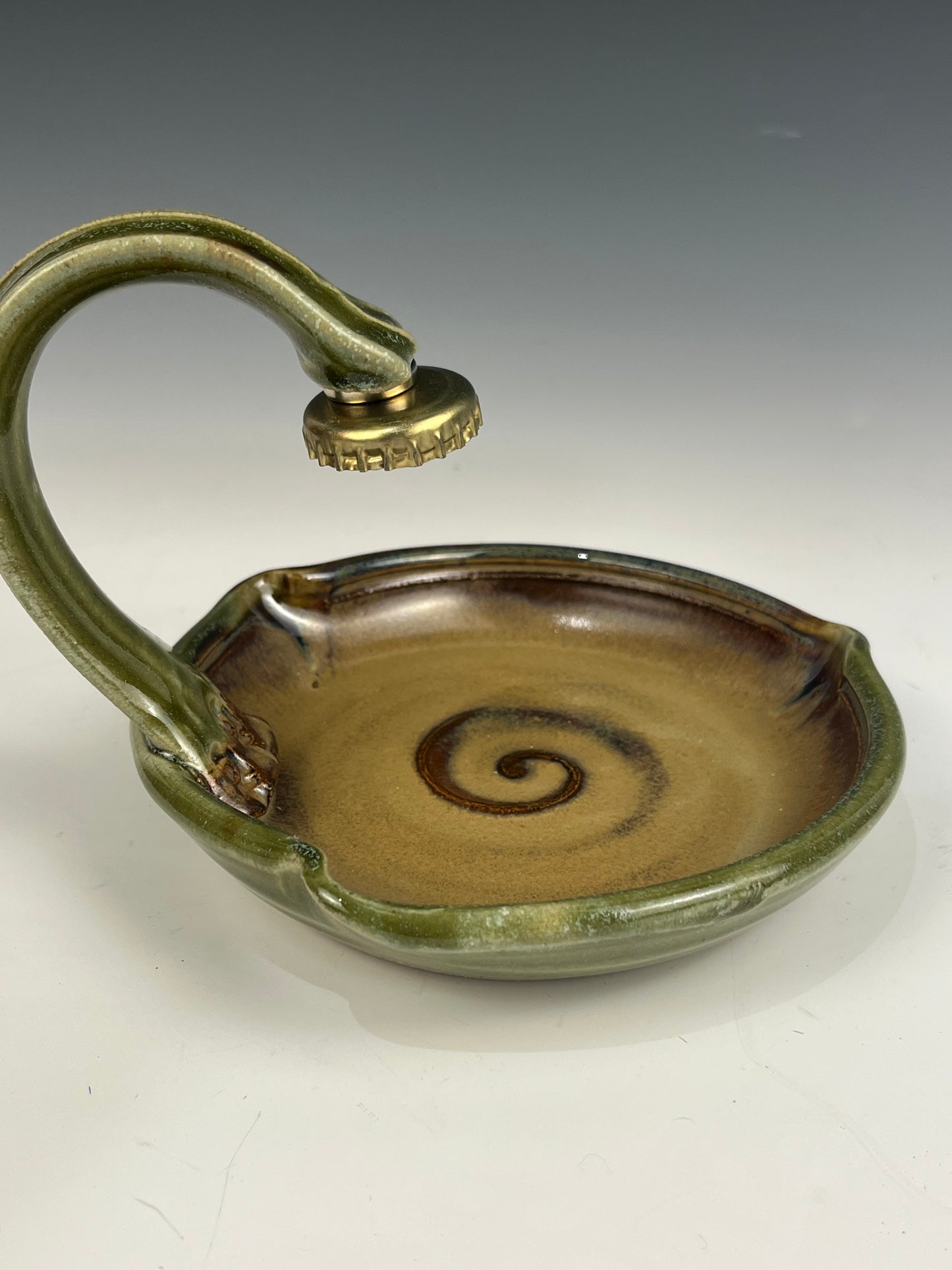 #56 Hanging magnetic soap dish