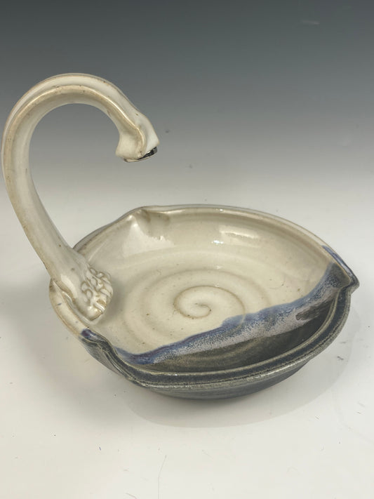 #48 hanging magnetic soap dish