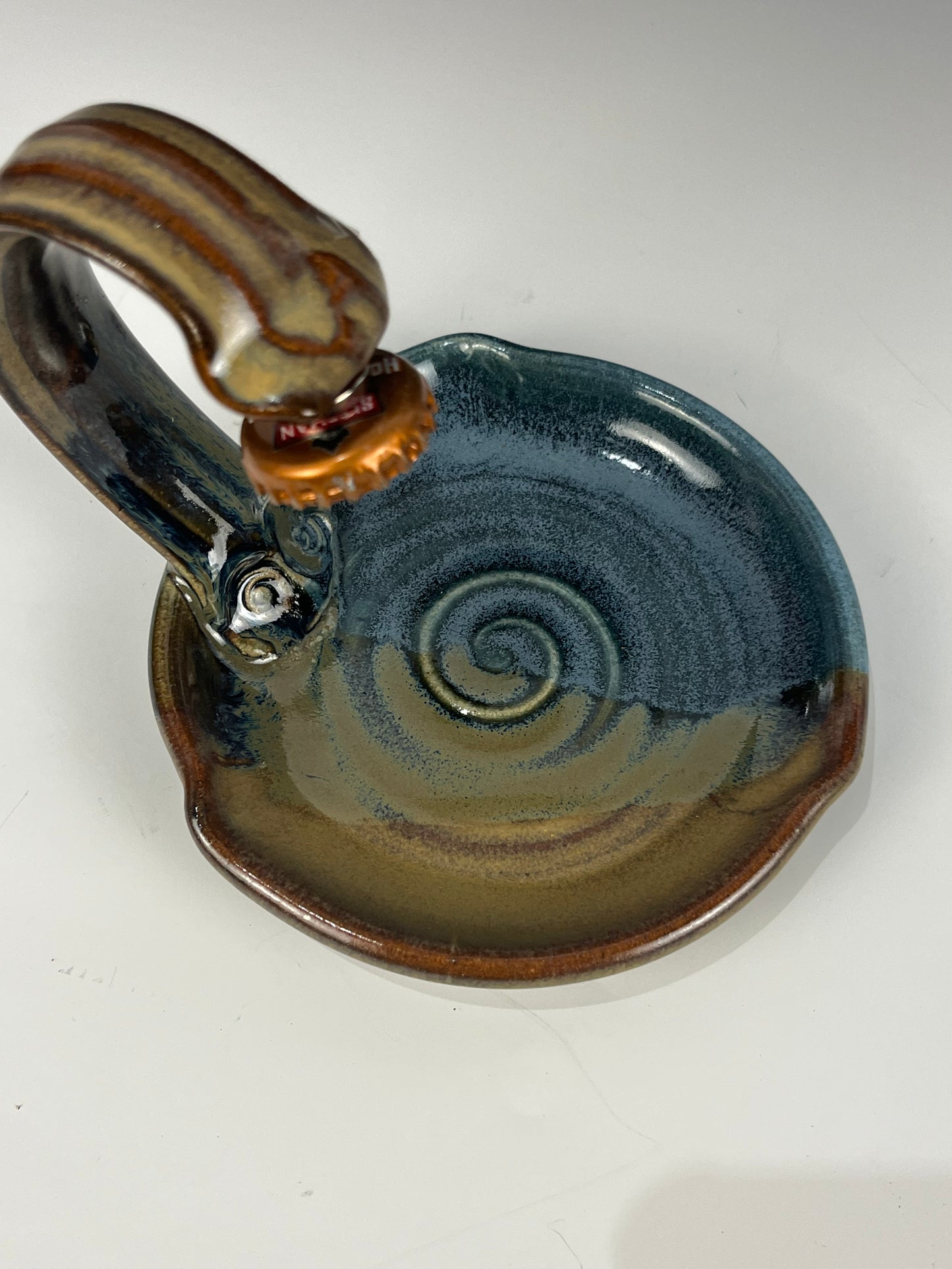 #58 Hanging magnetic soap dish