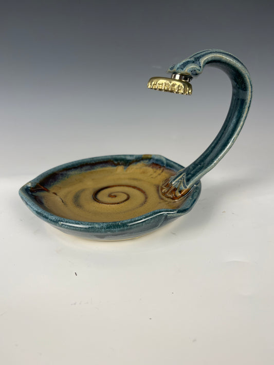 #49 hanging magnetic soap dish