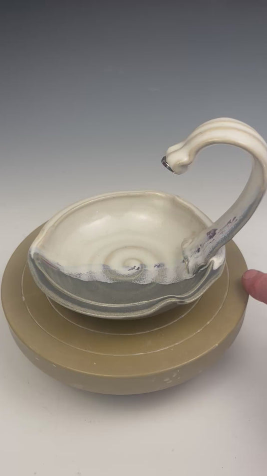 #48 hanging magnetic soap dish